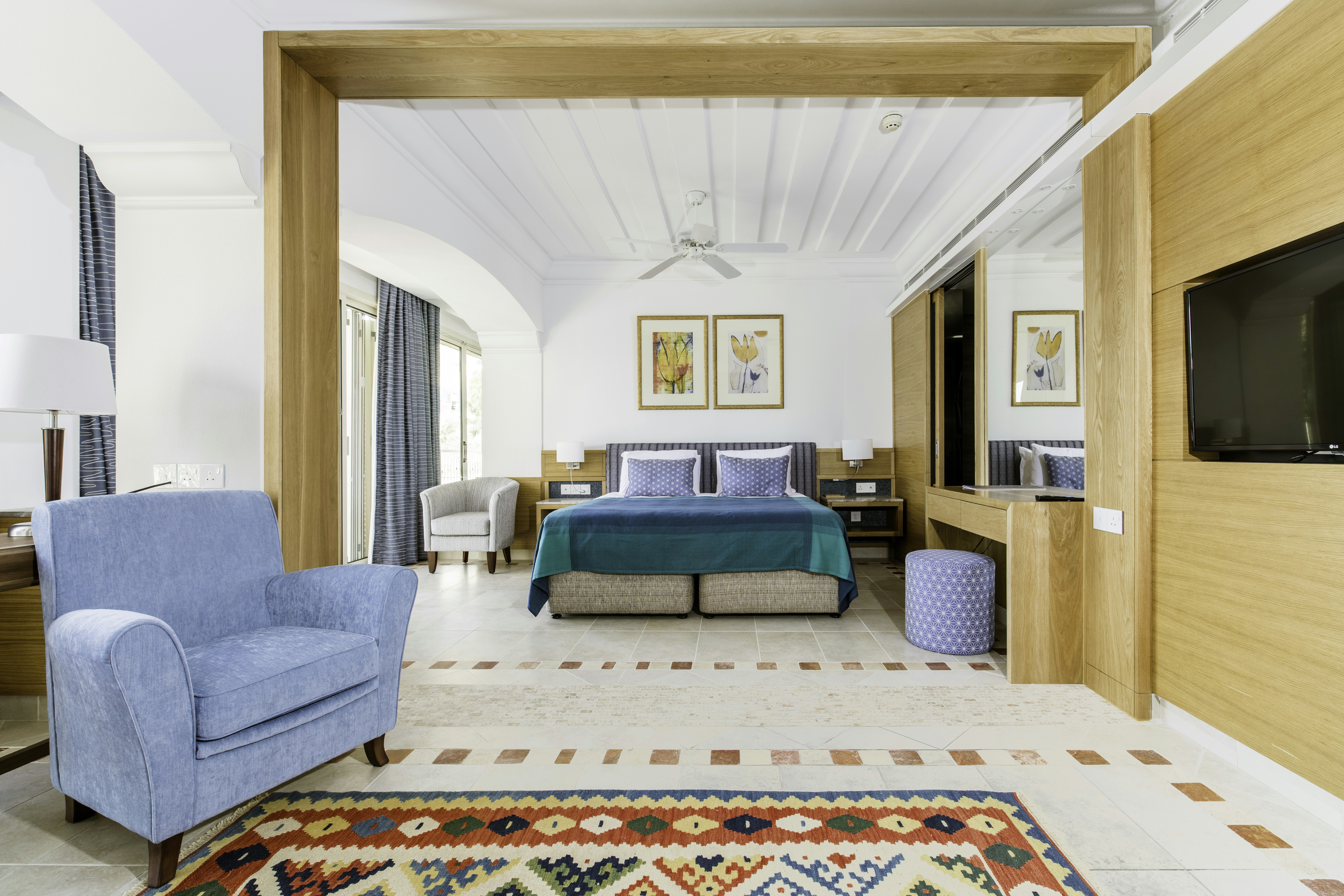 Executive, Suite, Inland View