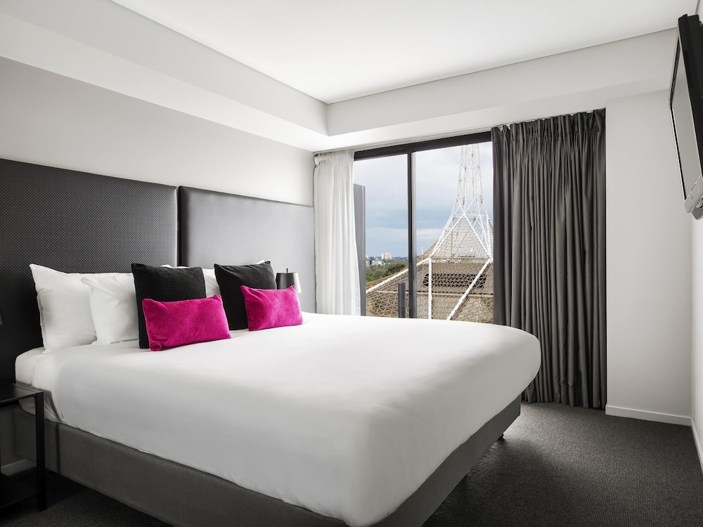 2 BEDROOMS, APARTMENT