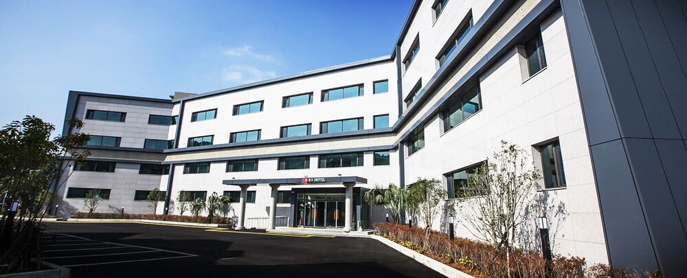Ra Tourist Hotel 5/22