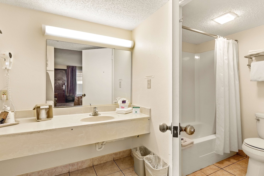 Americas Best Value Inn - Ocean Inn 18/27