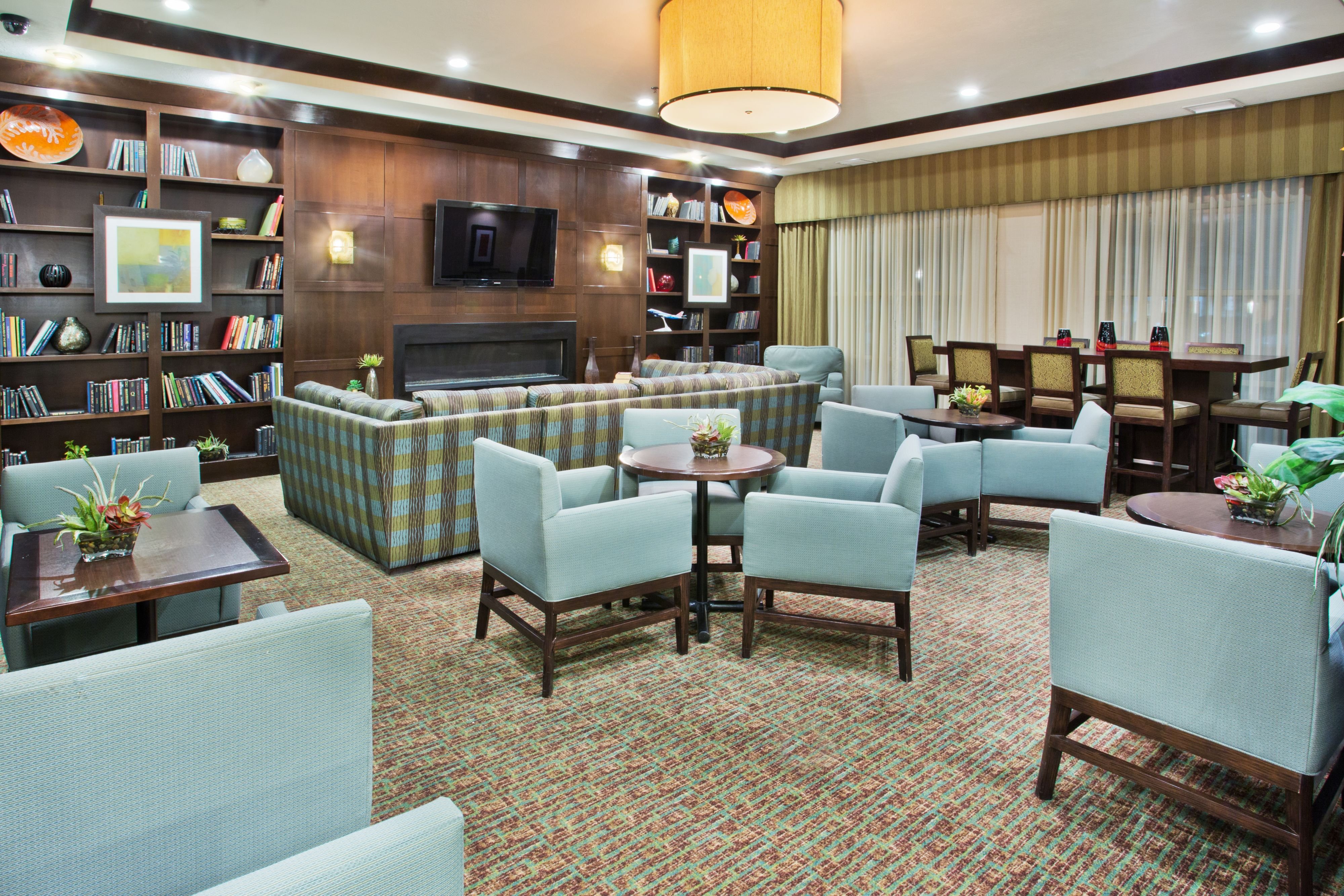Crowne Plaza Anchorage-Midtown 39/78