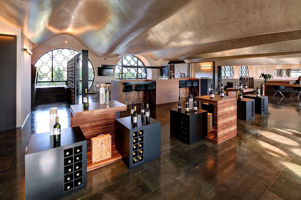 Cava Hotel Mastinell 46/68