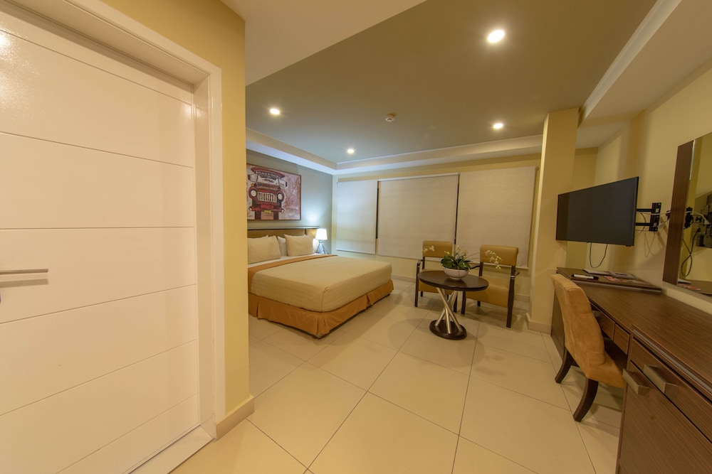 FrankieS Hotel 40/41