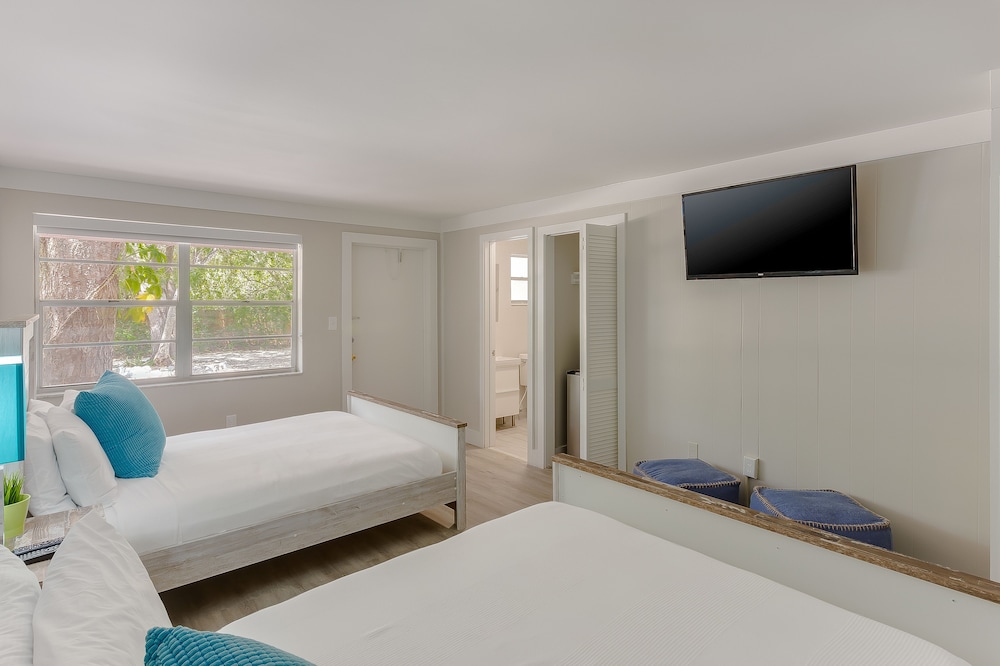 Drift Hotel 25/64