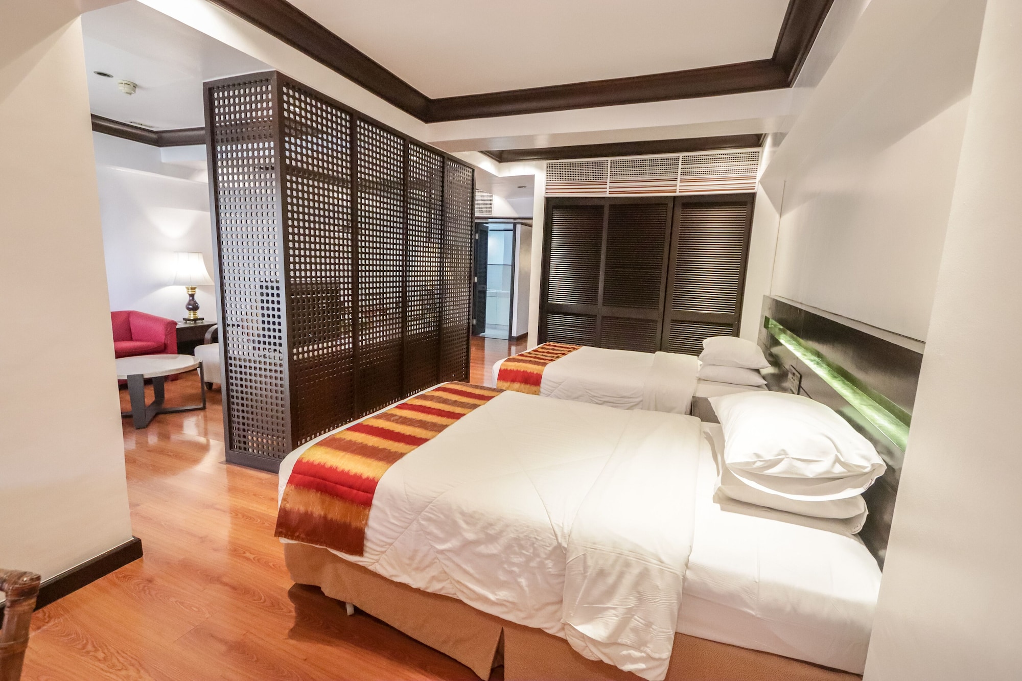 PARK TOWER SUITE