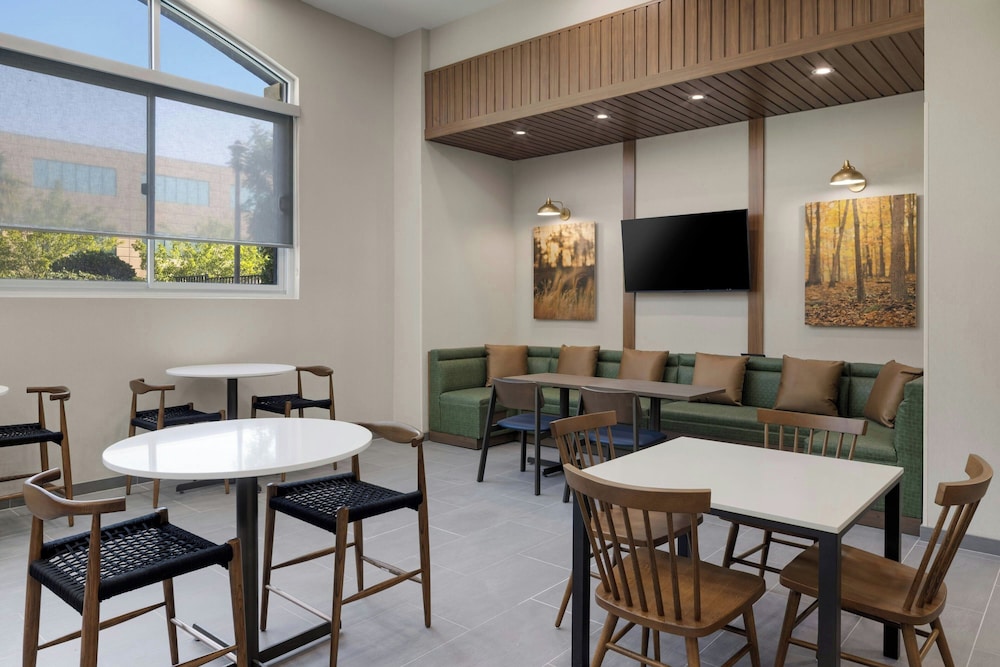 Fairfield Inn Sacramento Cal Expo 35/50