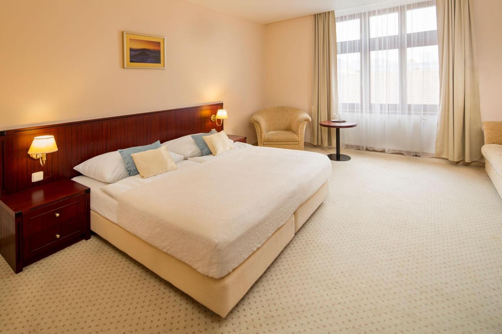 Room, Double or Twin Bed
