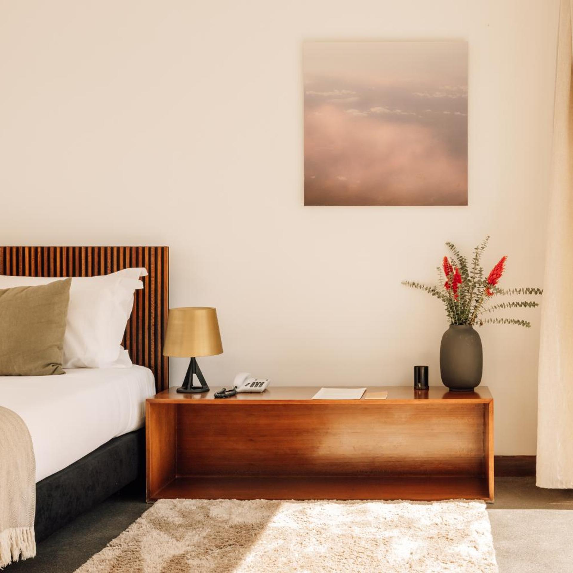 Land, Suite, King Bed