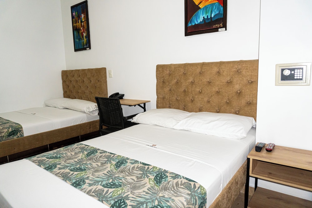 Hotel Central Plaza 22/35