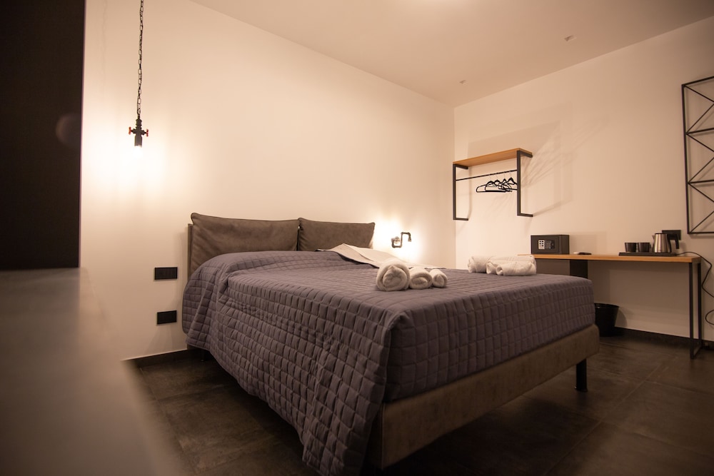 Napoliurbansuite 17/50
