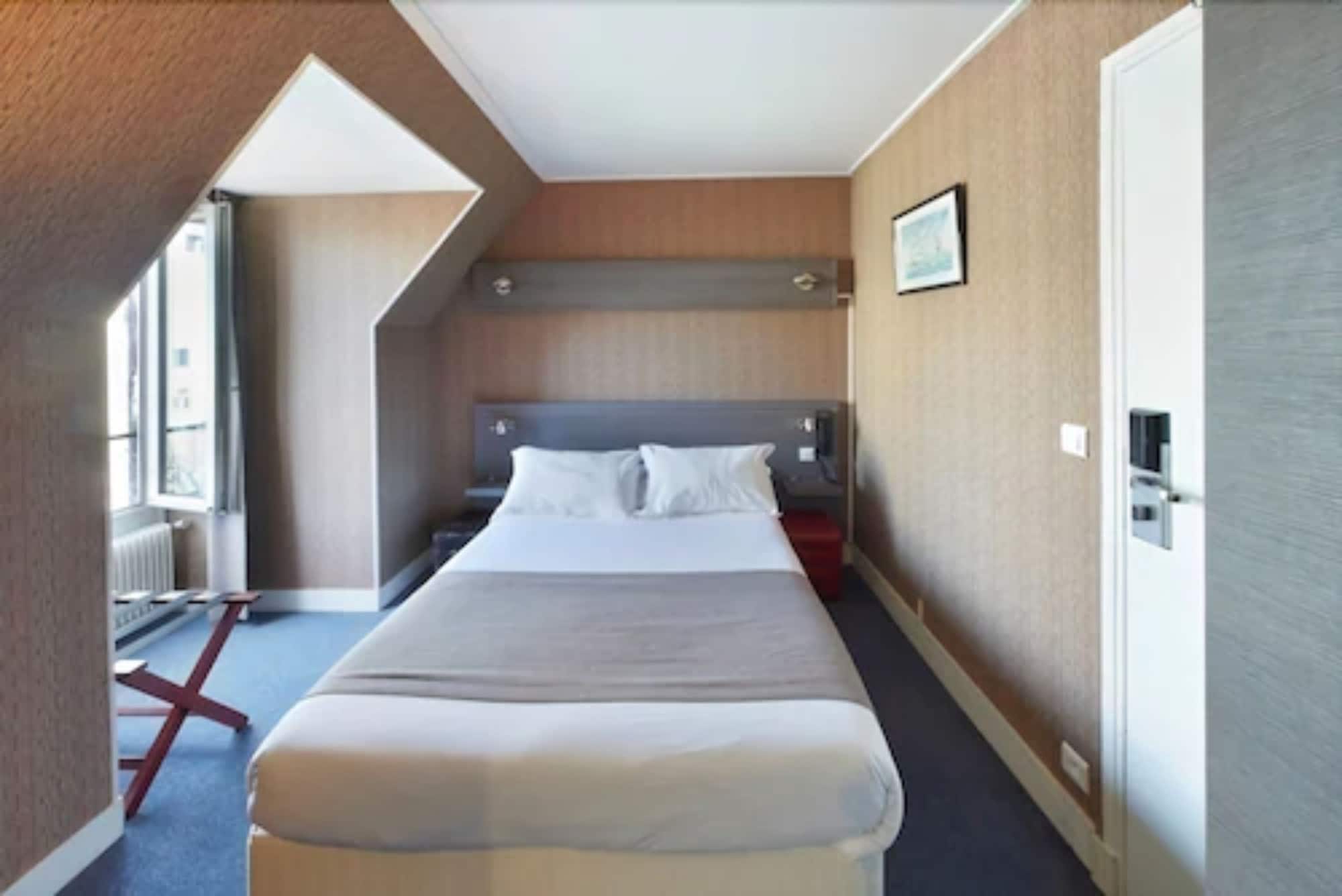 ROOM, SINGLE