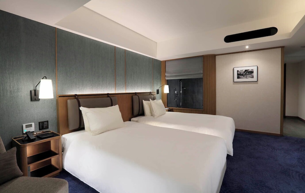 PREMIUM, SINGLE, CLUB LOUNGE ACCESS