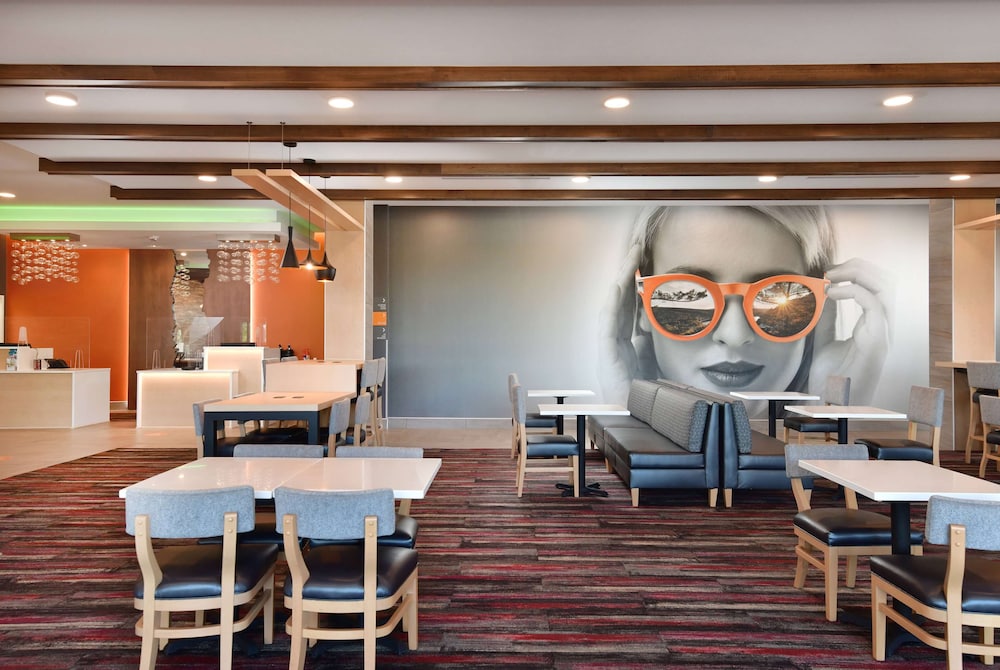 La Quinta Inn & Suites by Wyndham Wisconsin Dells 35/41