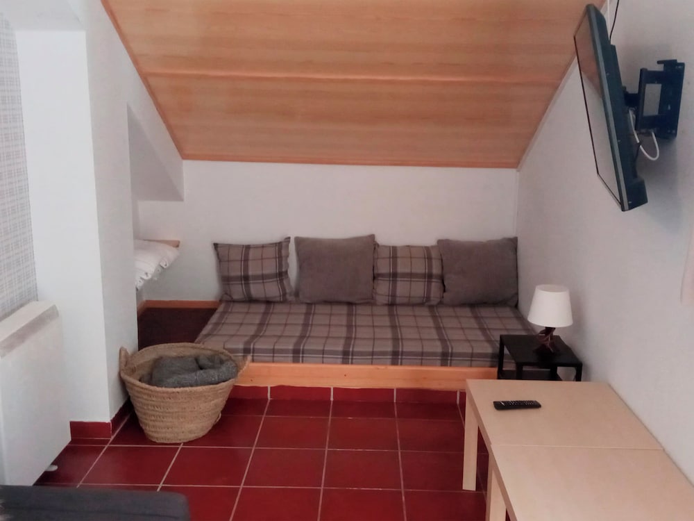 Residencial Las Tuyas 21/22