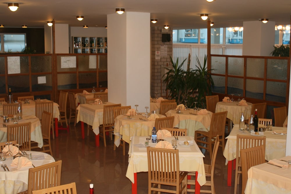 HOTEL AMBRA 39/50