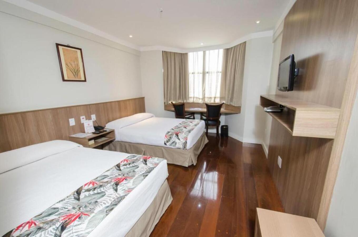 Deluxe, Twin Beds