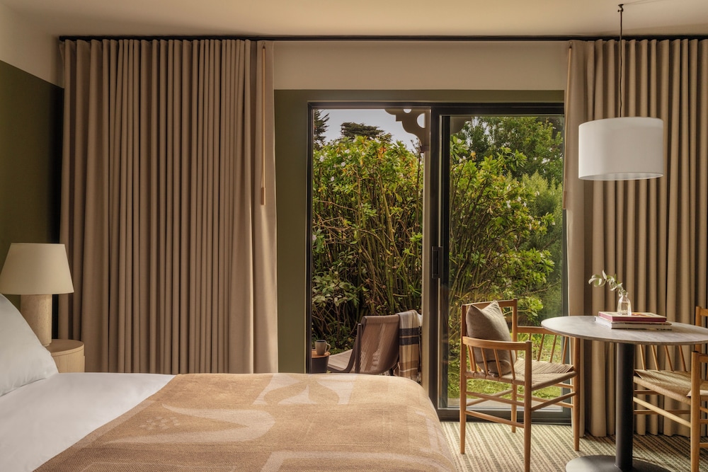 Suite, King Bed