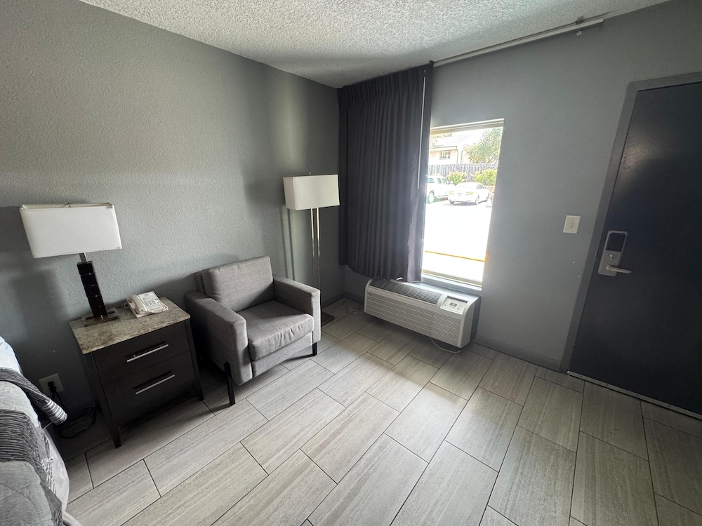 Budget Inn Sanford 22/40