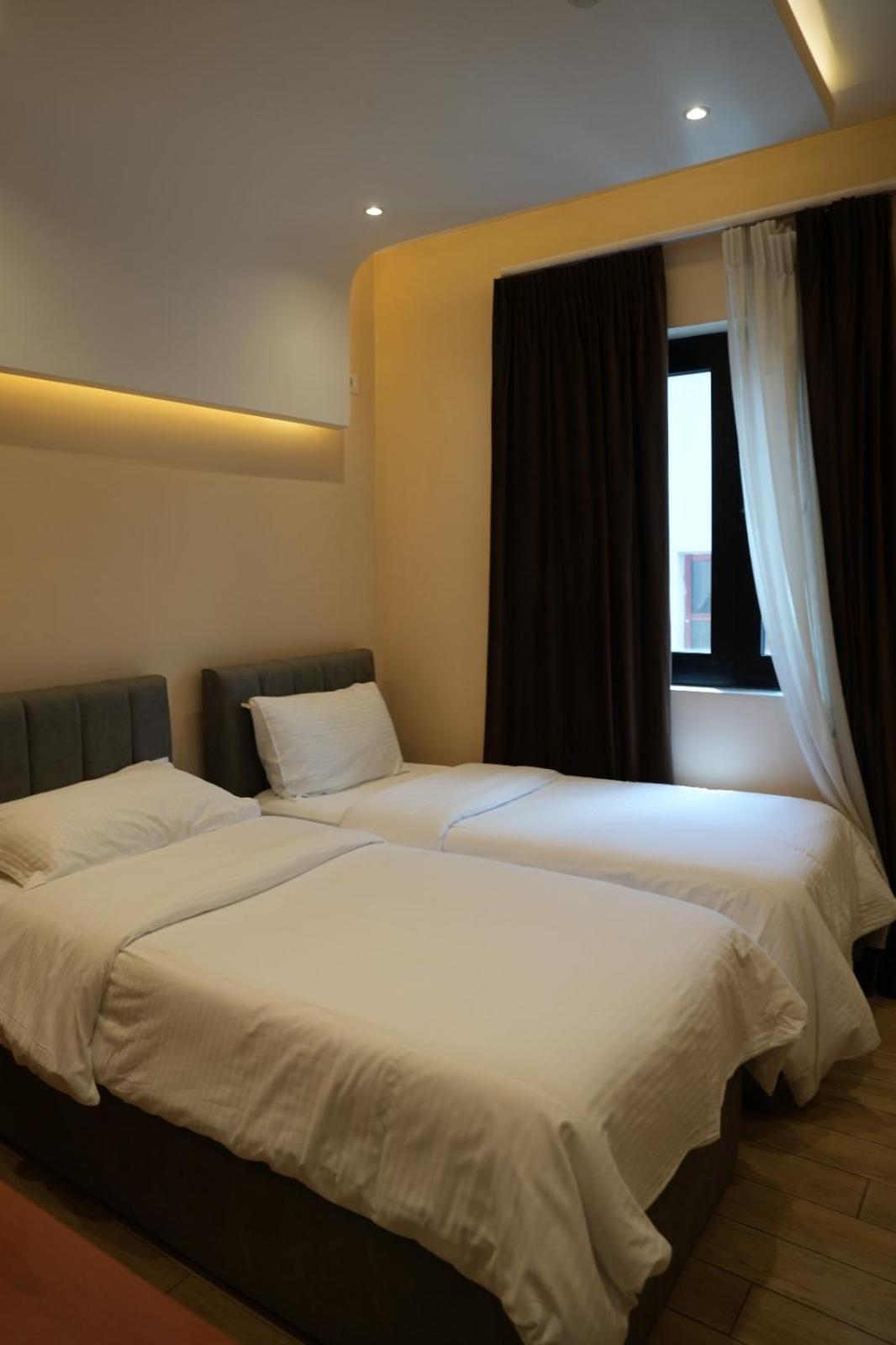 SR99 HOTEL 13/38
