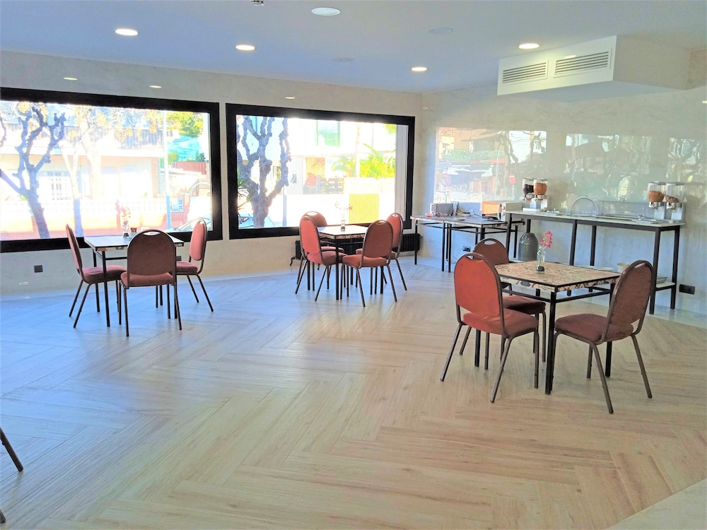Hotel 153 54/71