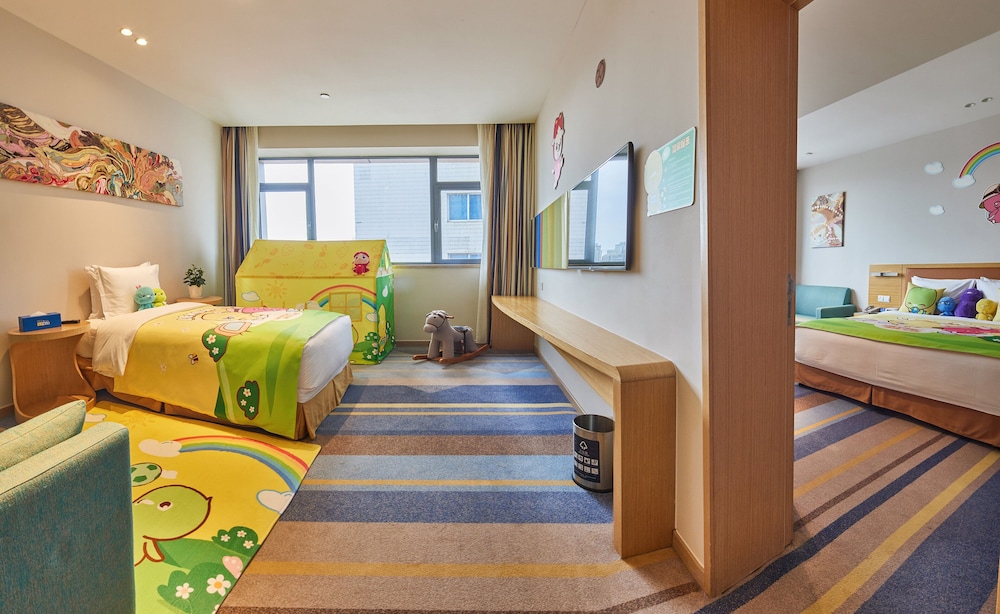 Holiday Inn Express Shanghai Zhenping 63/69