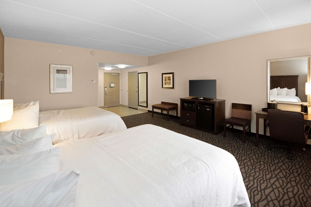 Hampton Inn Butler 10/40