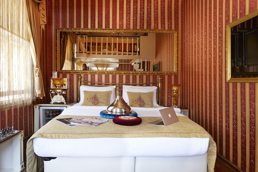 Sultan Tughra Hotel 38/50