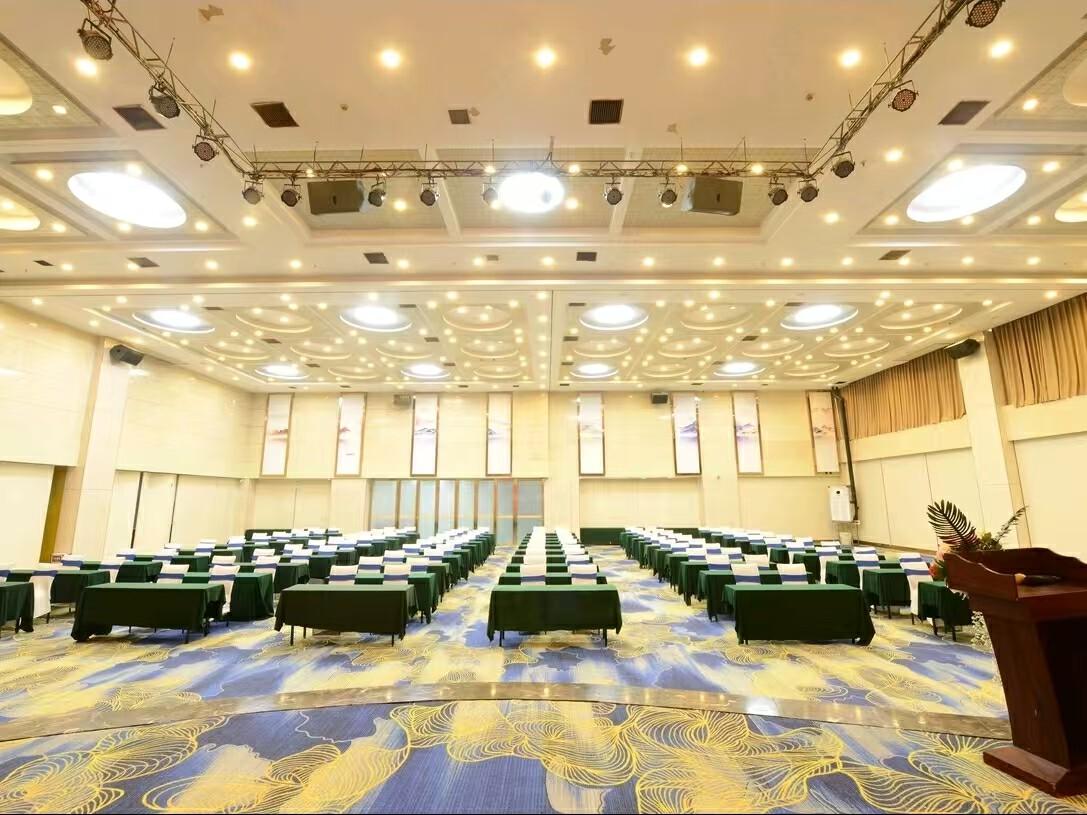 Jinghong International Business Hotel 63/68