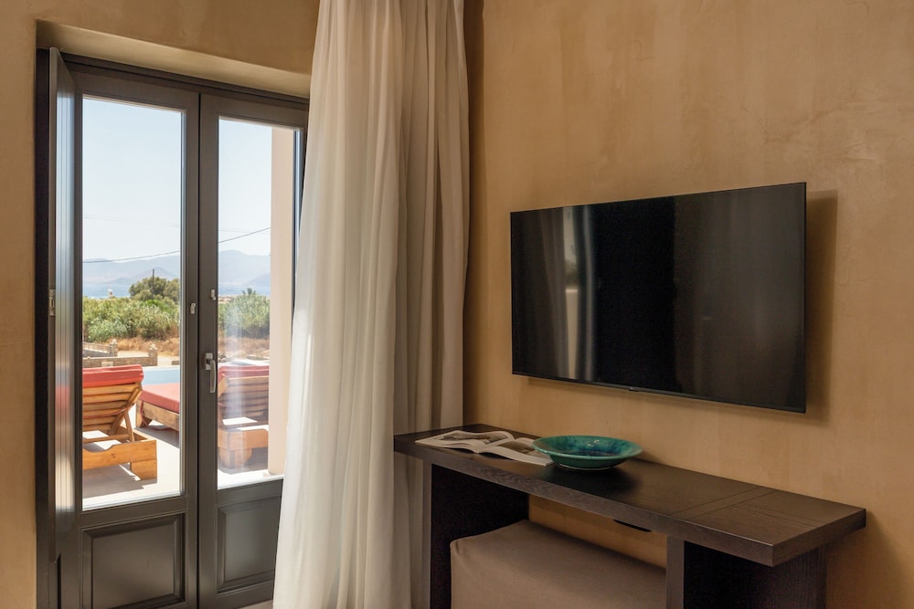 Melidron Luxury Hotel & Suites 38/50