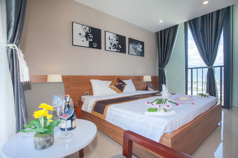 Ecstasy Hotel 18/46