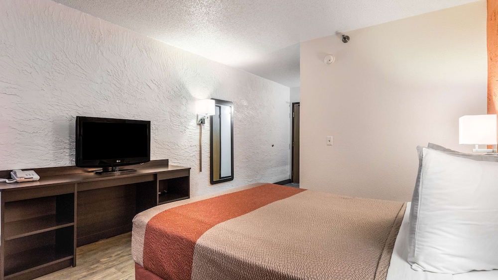Motel6 Elk Grove Village, IL 38/44
