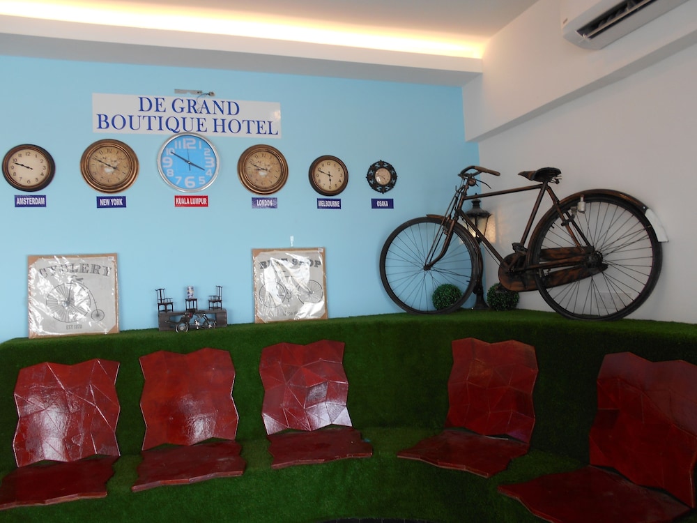 PI Grand Hotel 8/52