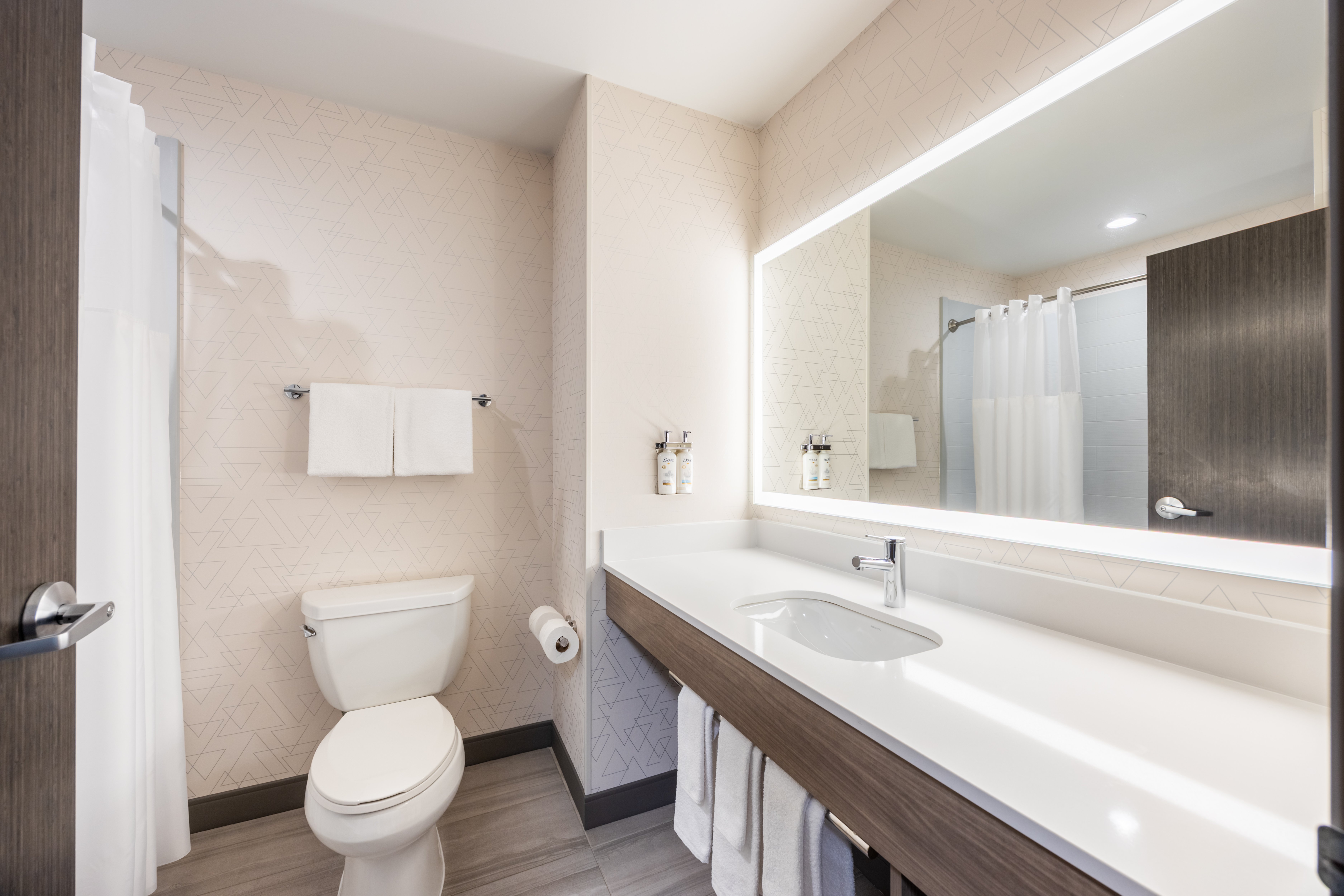 Holiday Inn Express Hotel Suites Columbus Polaris Parkway 76/77