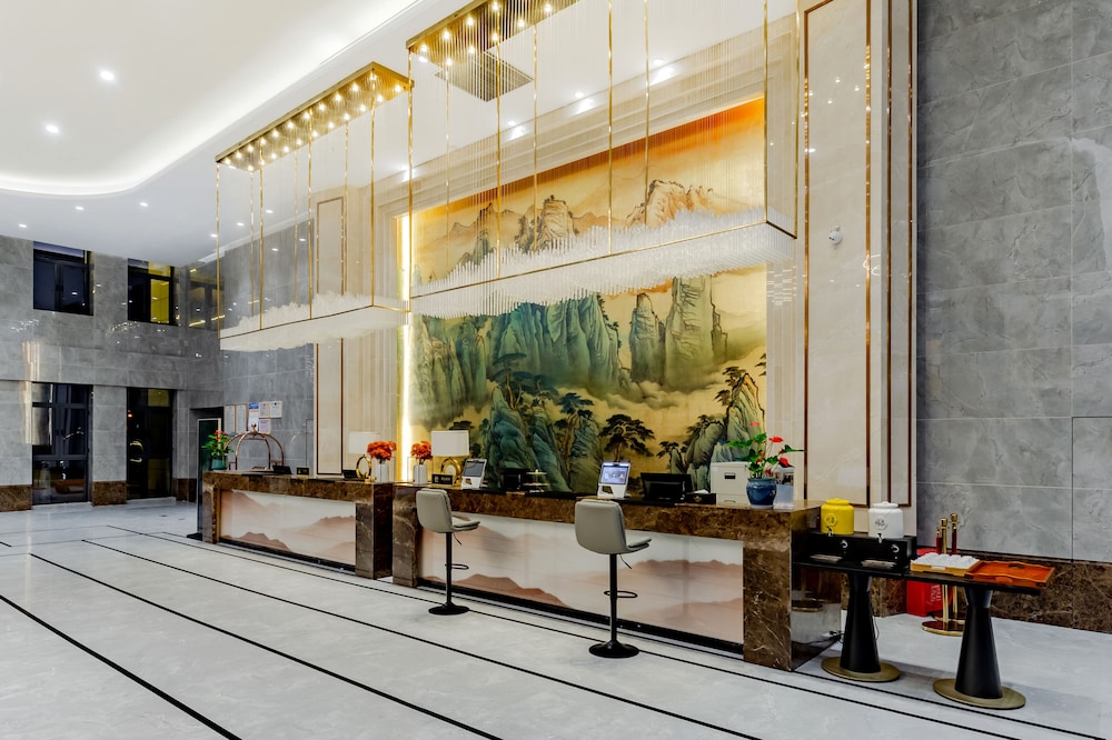 Howard Johnson Lakeview Hotel Huaibei 8/48