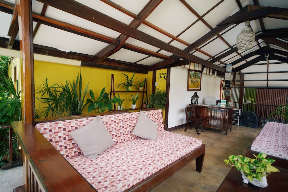 Point 303 Surf Resort 35/50