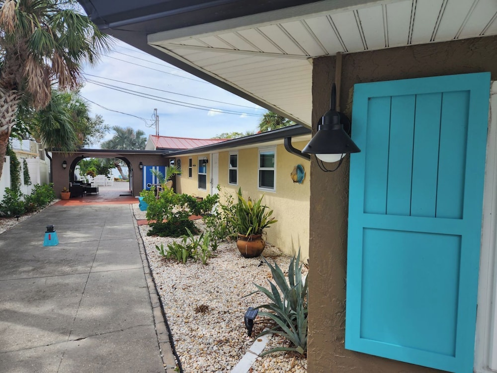 Paradise Cove at Lemon Bay 66/71