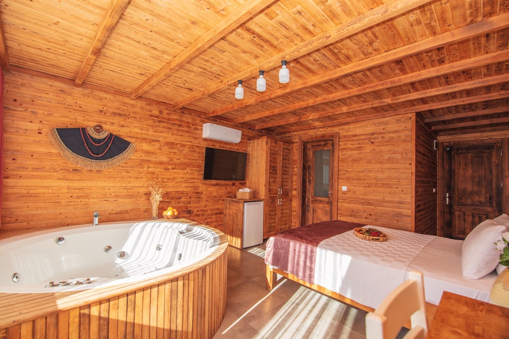 Manzara Hotel 24/50