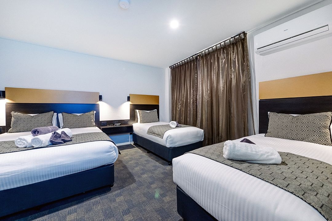 FAMILY, QUADRUPLE, QUEEN AND TWIN BEDS