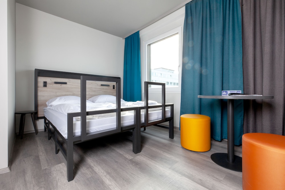A&O Berlin Hauptbahnhof Hotel 16/45