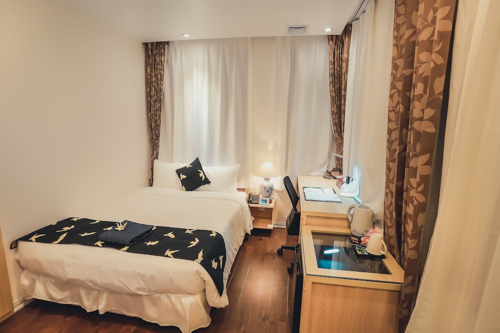 DELUXE, DOUBLE BED