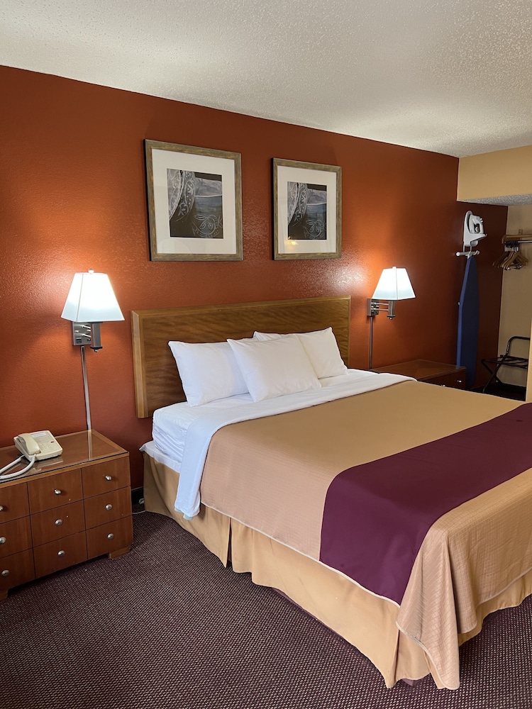 Executive Inn Schenectady 3/25