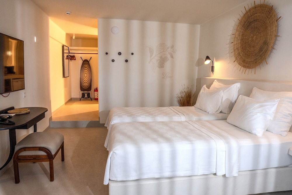 Pilos Suites 13/50