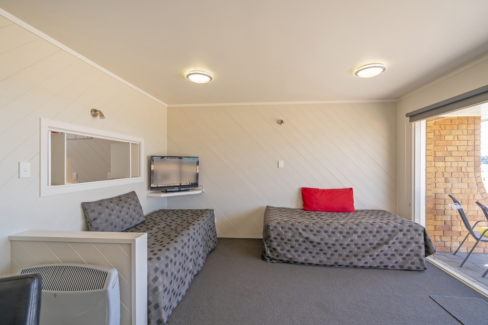 Oceanside Motel 21/65