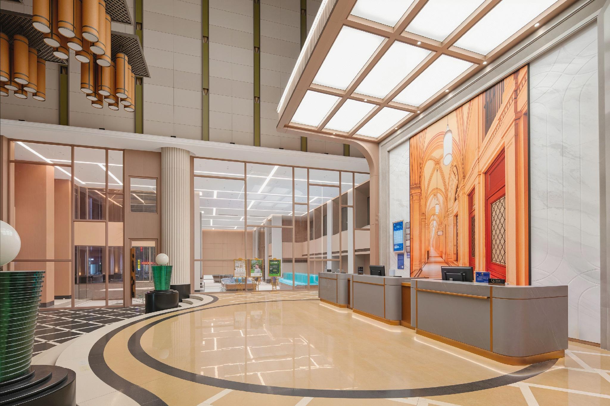 Jinghong International Business Hotel 24/68