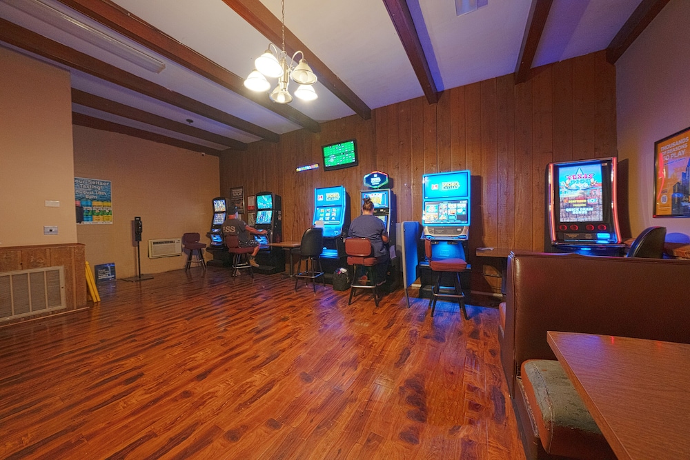 Travelodge Inn & Suites by Wyndham Saint Helens OR 7/37
