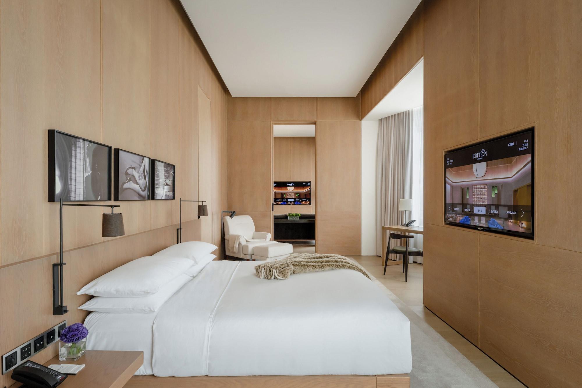 Bund, Suite, with View