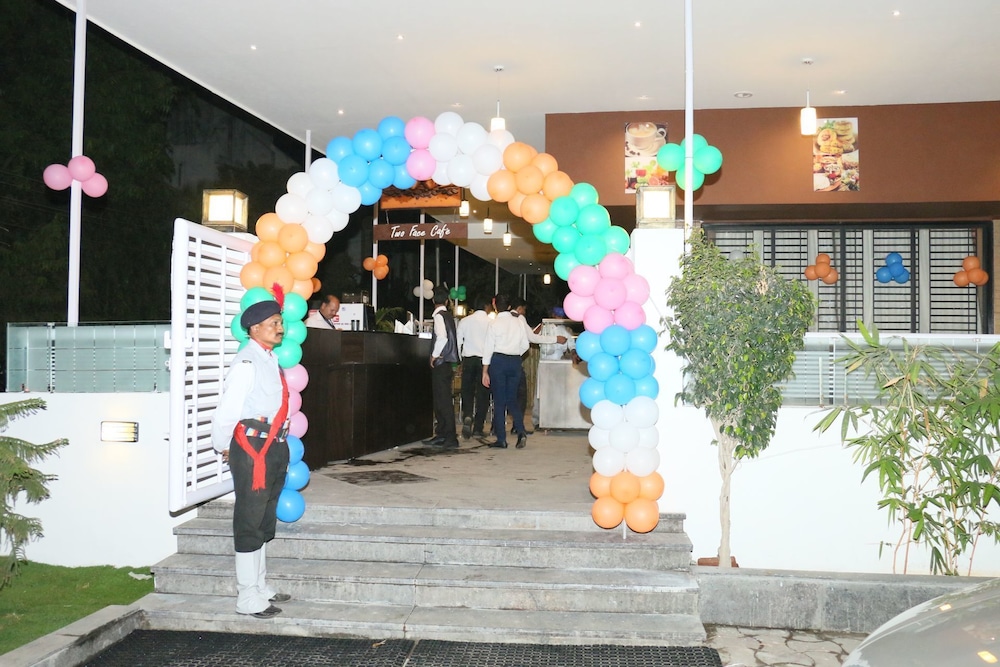 Hotel Vijay Residency 4/33