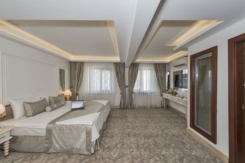 Eskar Hotel 8/78