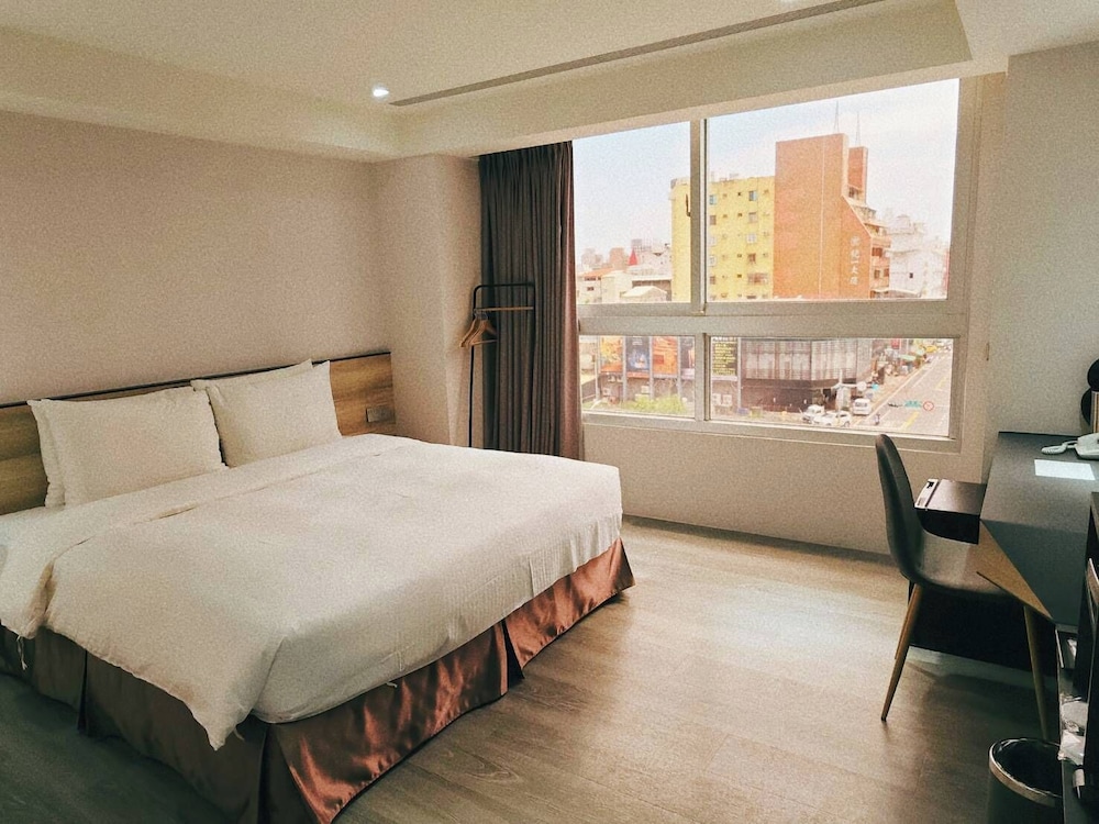Room, Twin Beds, Spring Square View, Park View