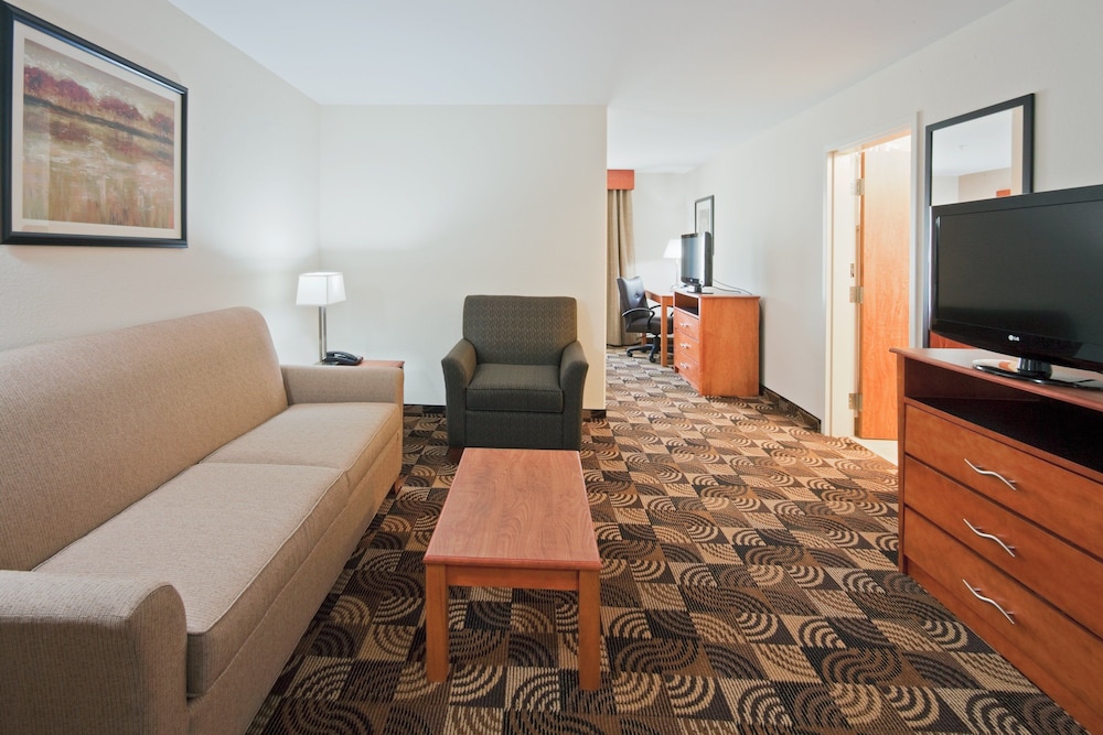 Holiday Inn Express Hotel Suites Bainbridge 37/53